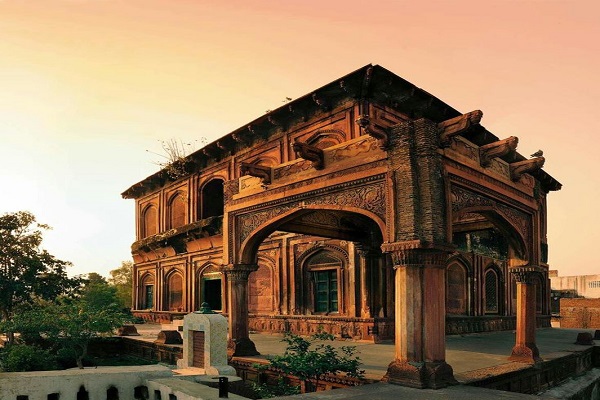 ludhiana to meerut cabs